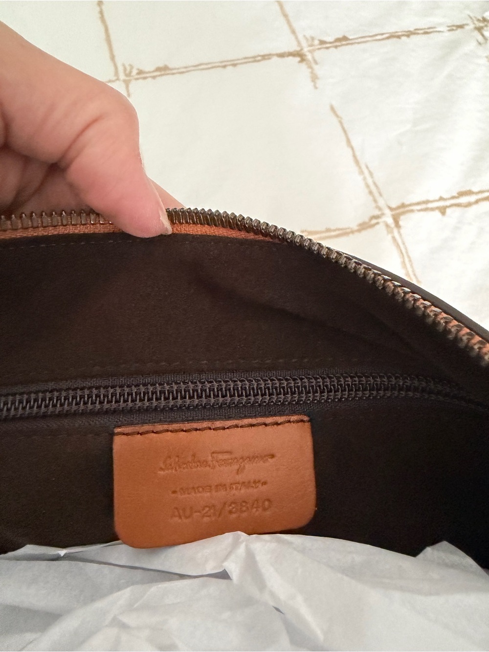Salvatore Ferragamo Tan Leather Hobo Shoulder Bag - Picture 3 of 5